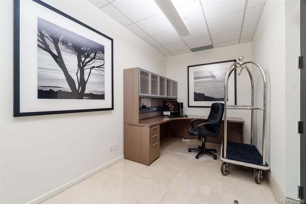 213-100 Saghalie Rd, Victoria, BC - Indoor Photo Showing Other Room