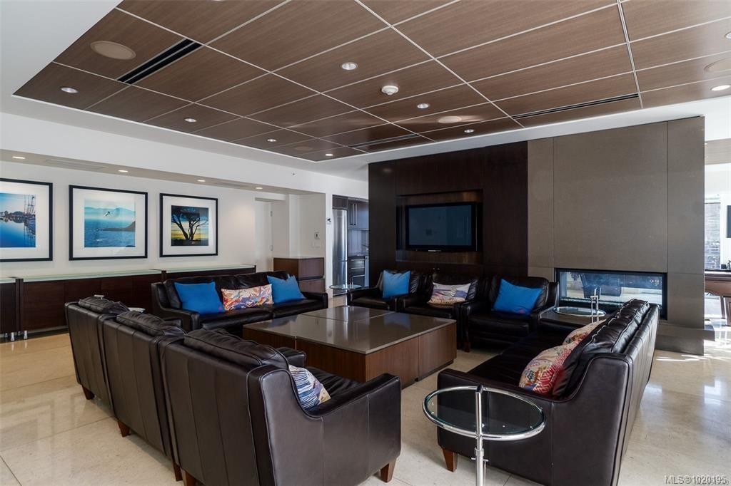 213-100 Saghalie Rd, Victoria, BC - Indoor Photo Showing Other Room