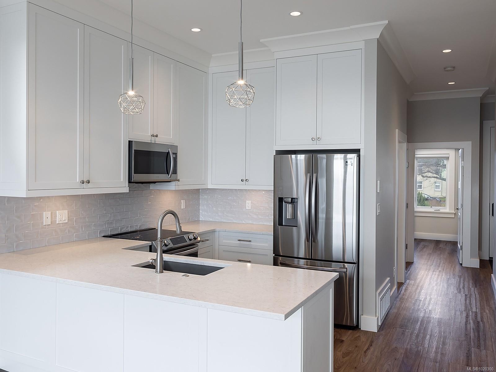 1480 Dallas Rd, Victoria, BC - Indoor Photo Showing Kitchen With Upgraded Kitchen