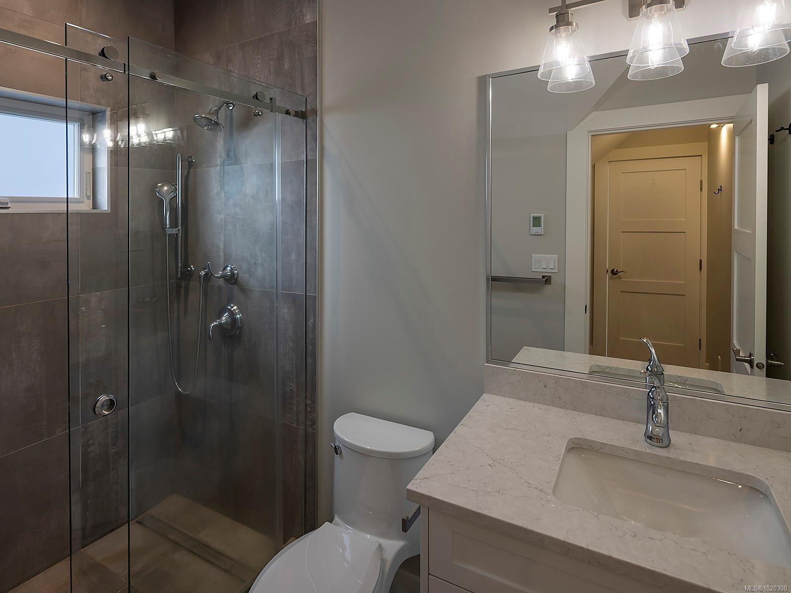 1480 Dallas Rd, Victoria, BC - Indoor Photo Showing Bathroom