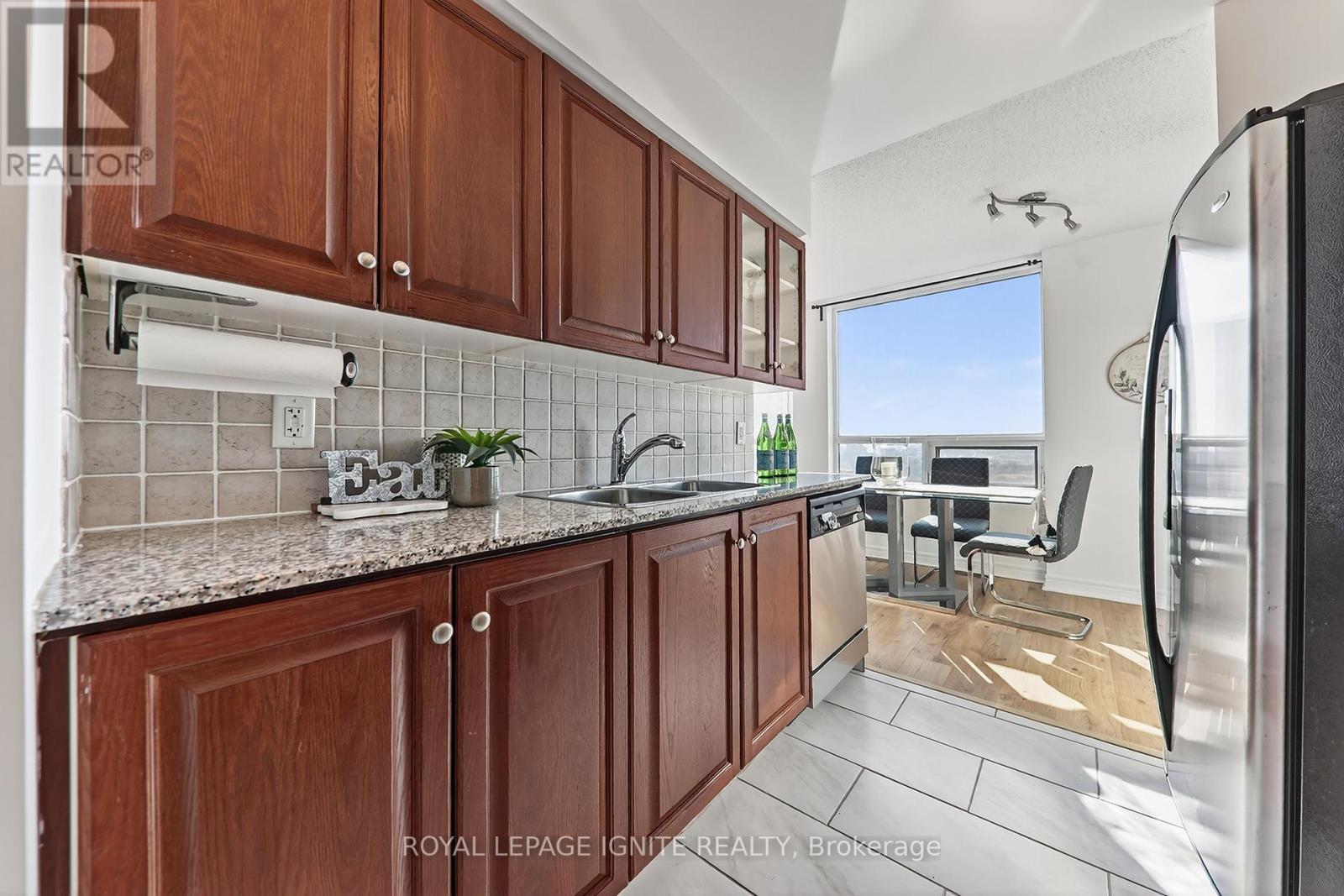 2213 - 83 Borough Drive, Toronto, ON - Indoor Photo Showing Kitchen With Double Sink