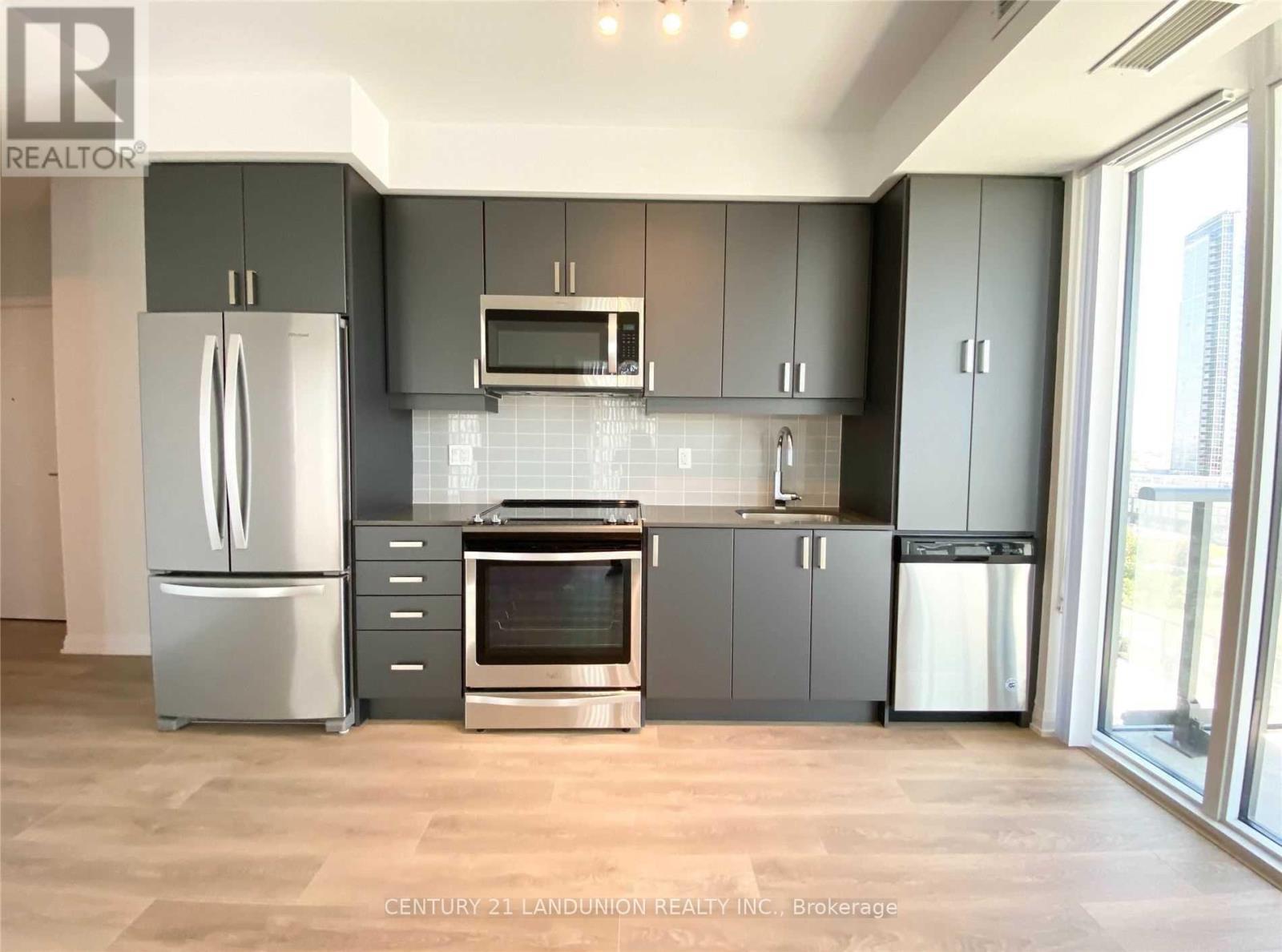 1106 - 7895 Jane Street, Vaughan, ON - Indoor Photo Showing Kitchen
