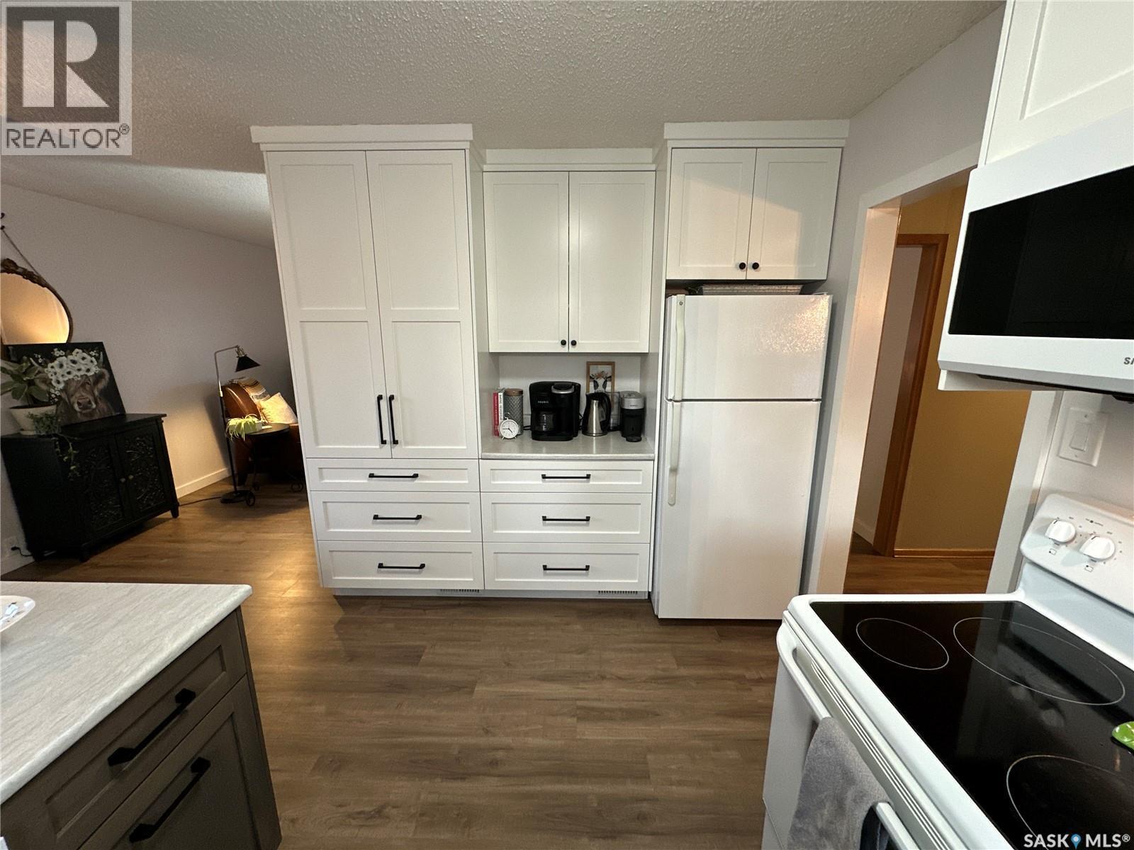 1019 8Th Street, Rosthern, SK - Indoor Photo Showing Kitchen