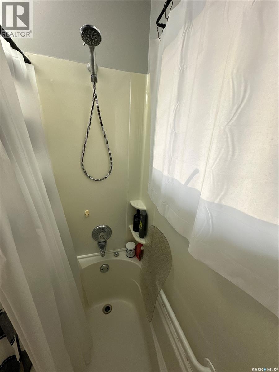 1019 8Th Street, Rosthern, SK - Indoor Photo Showing Bathroom