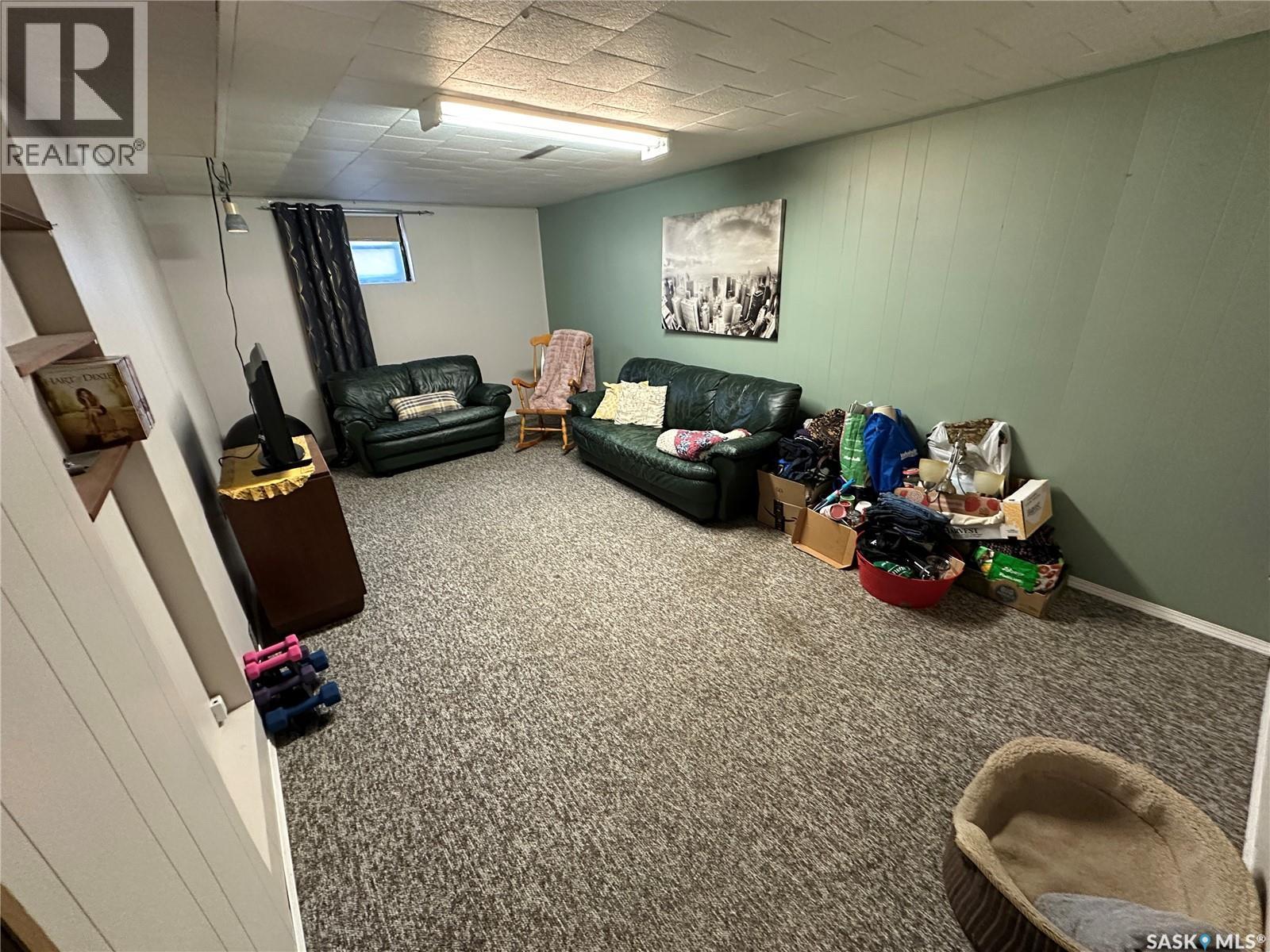 1019 8Th Street, Rosthern, SK - Indoor