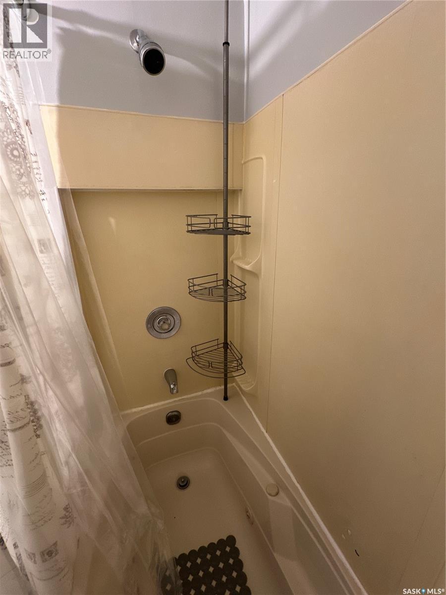 1019 8Th Street, Rosthern, SK - Indoor Photo Showing Bathroom