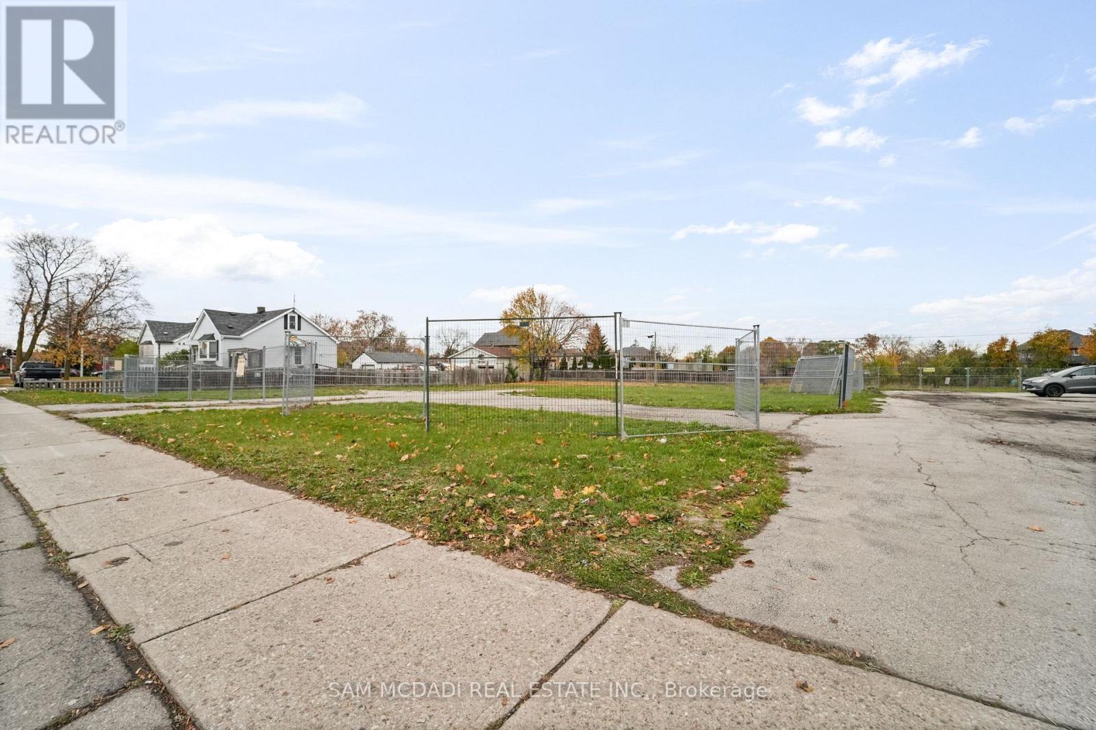 423 Highway 8 Highway, Hamilton, ON