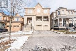 8 SOLWAY CRESCENT Ajax, ON L1Z 0A7