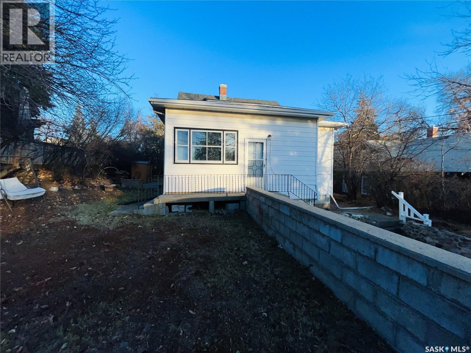 456 3Rd Avenue Ne, Swift Current, SK - Outdoor