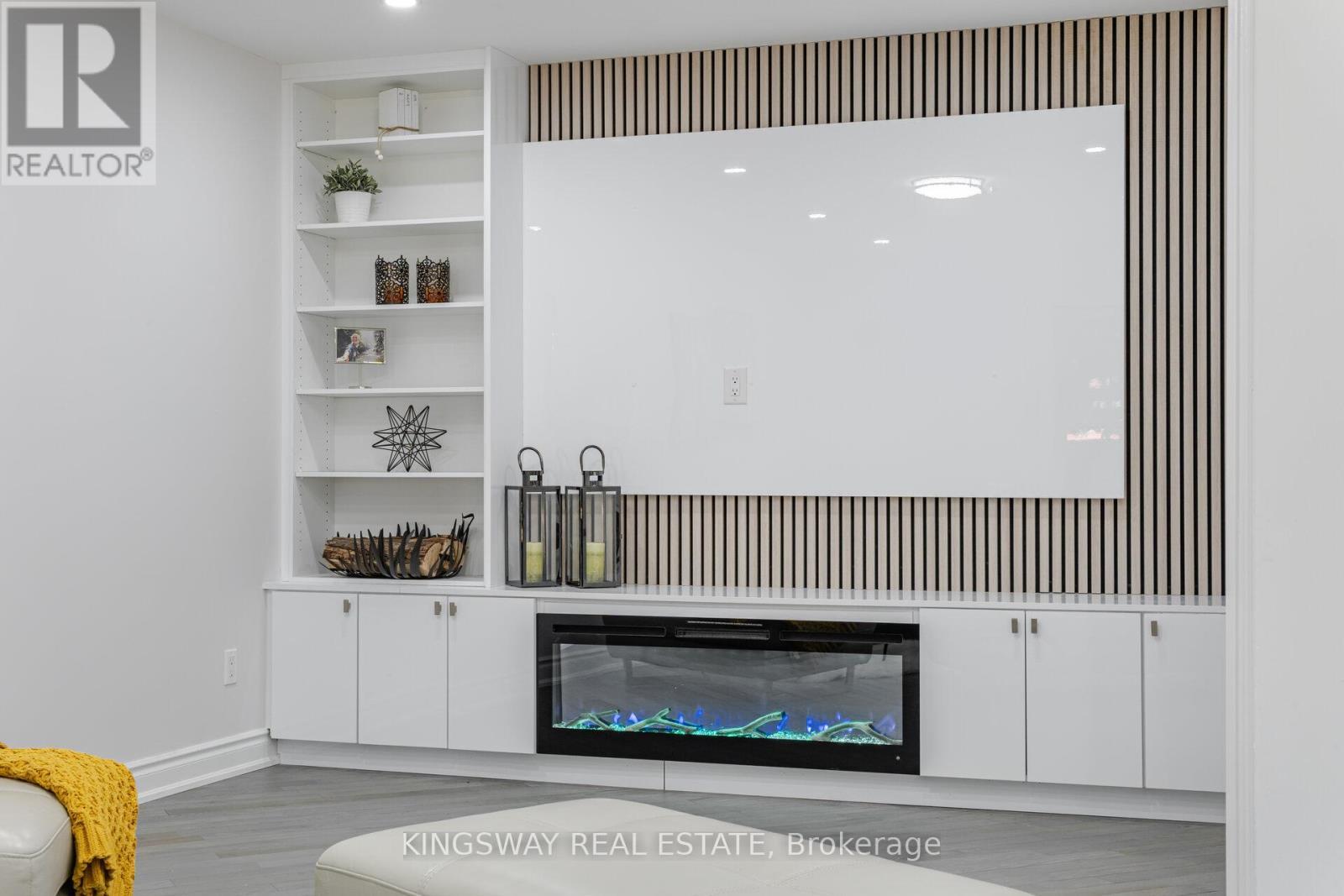 1008 Ceremonial Drive, Mississauga, ON - Indoor