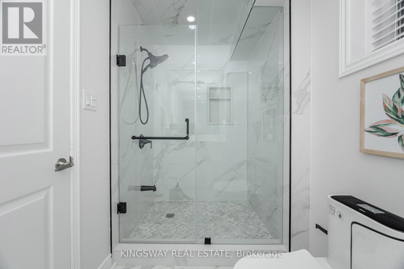 1008 Ceremonial Drive, Mississauga, ON - Indoor Photo Showing Bathroom