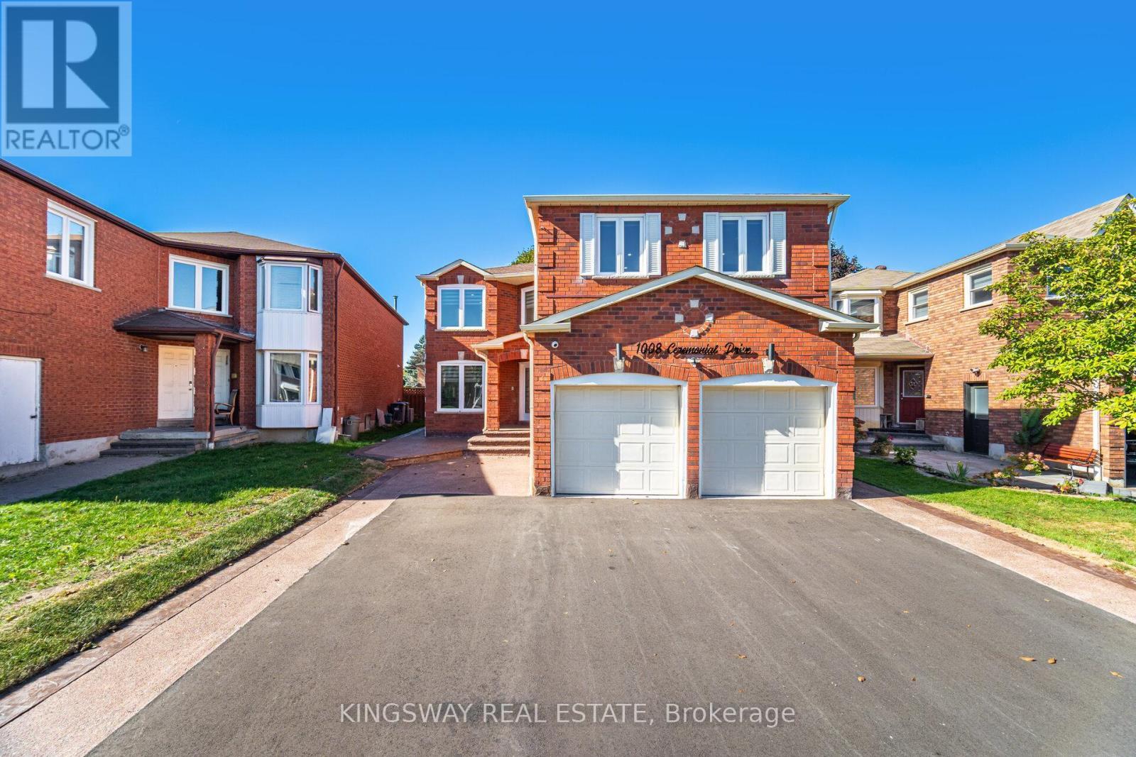 1008 Ceremonial Drive, Mississauga, ON - Outdoor With Facade