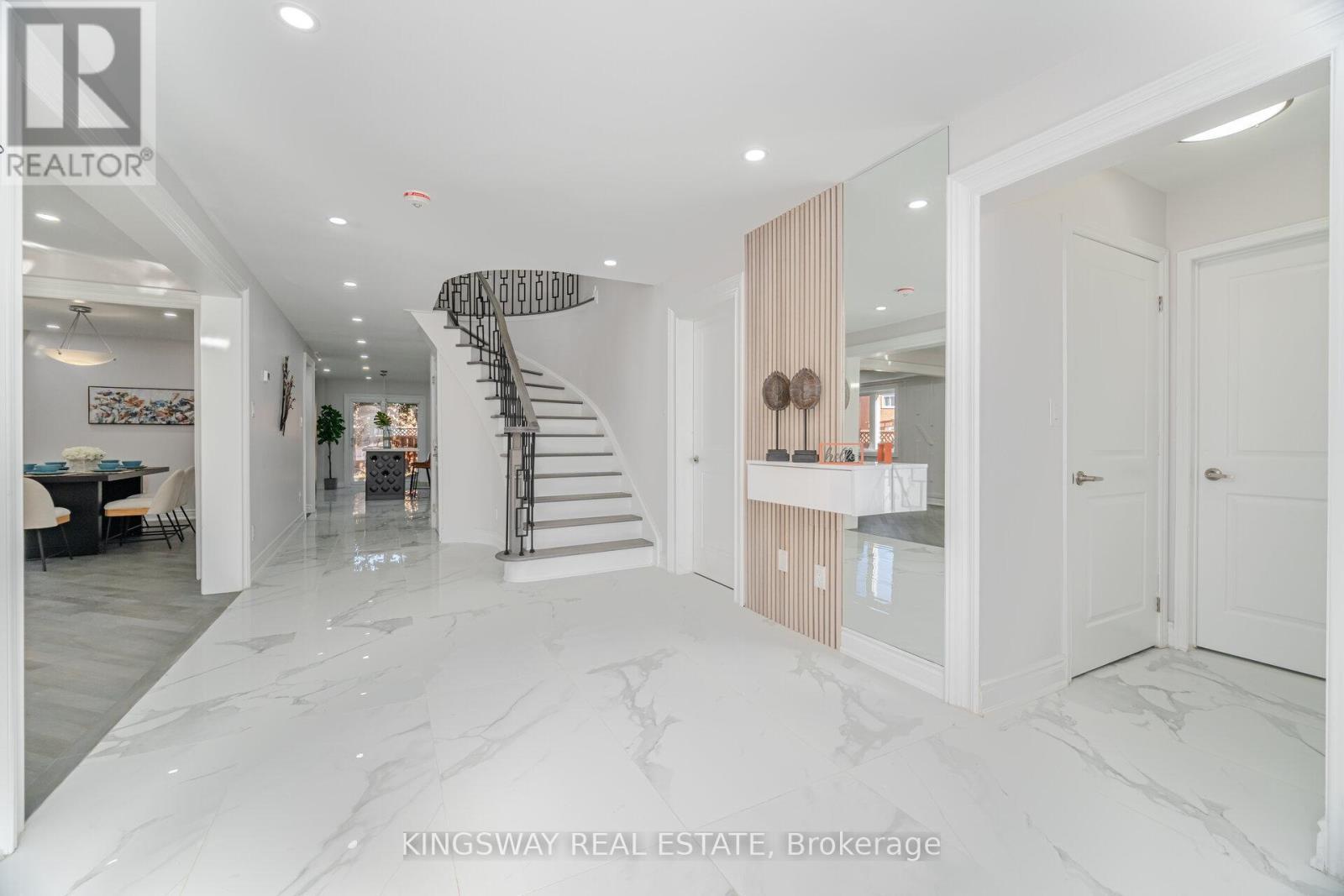 1008 Ceremonial Drive, Mississauga, ON - Indoor Photo Showing Other Room