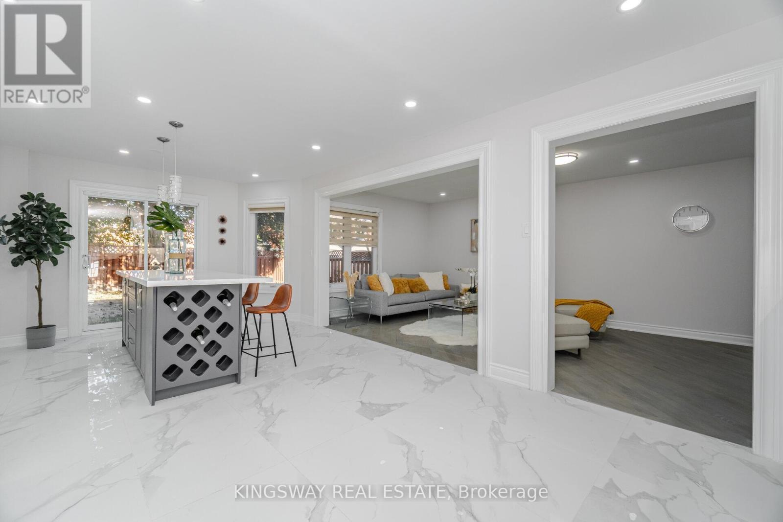 1008 Ceremonial Drive, Mississauga, ON - Indoor