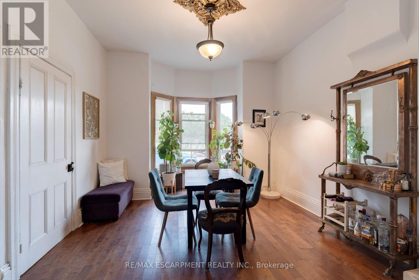 132 Ferguson Avenue N, Hamilton, ON - Indoor Photo Showing Dining Room