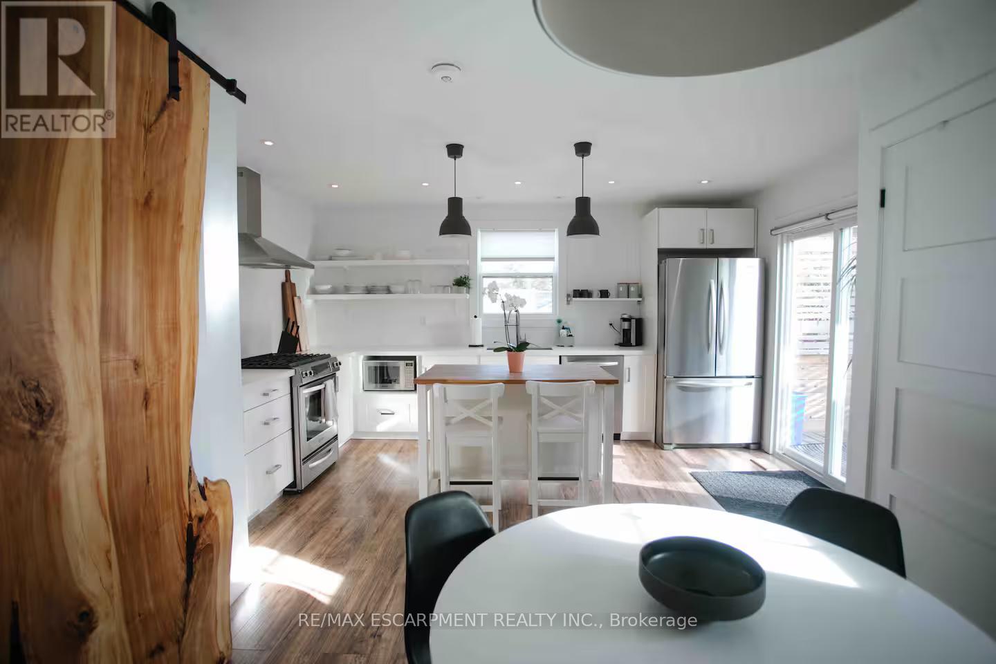 2 - 426 Wilson Street E, Hamilton, ON - Indoor