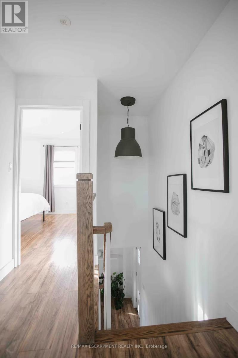 2 - 426 Wilson Street E, Hamilton, ON - Indoor Photo Showing Other Room