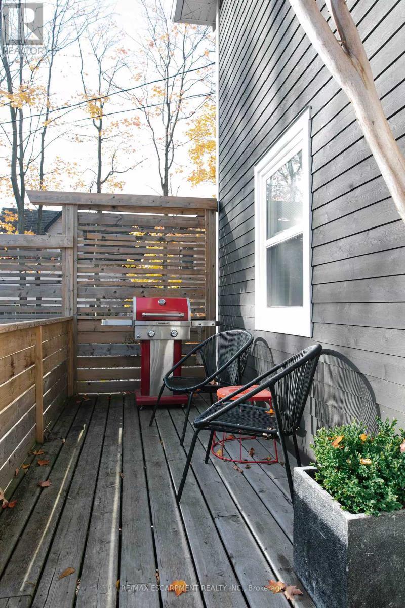 2 - 426 Wilson Street E, Hamilton, ON - Outdoor