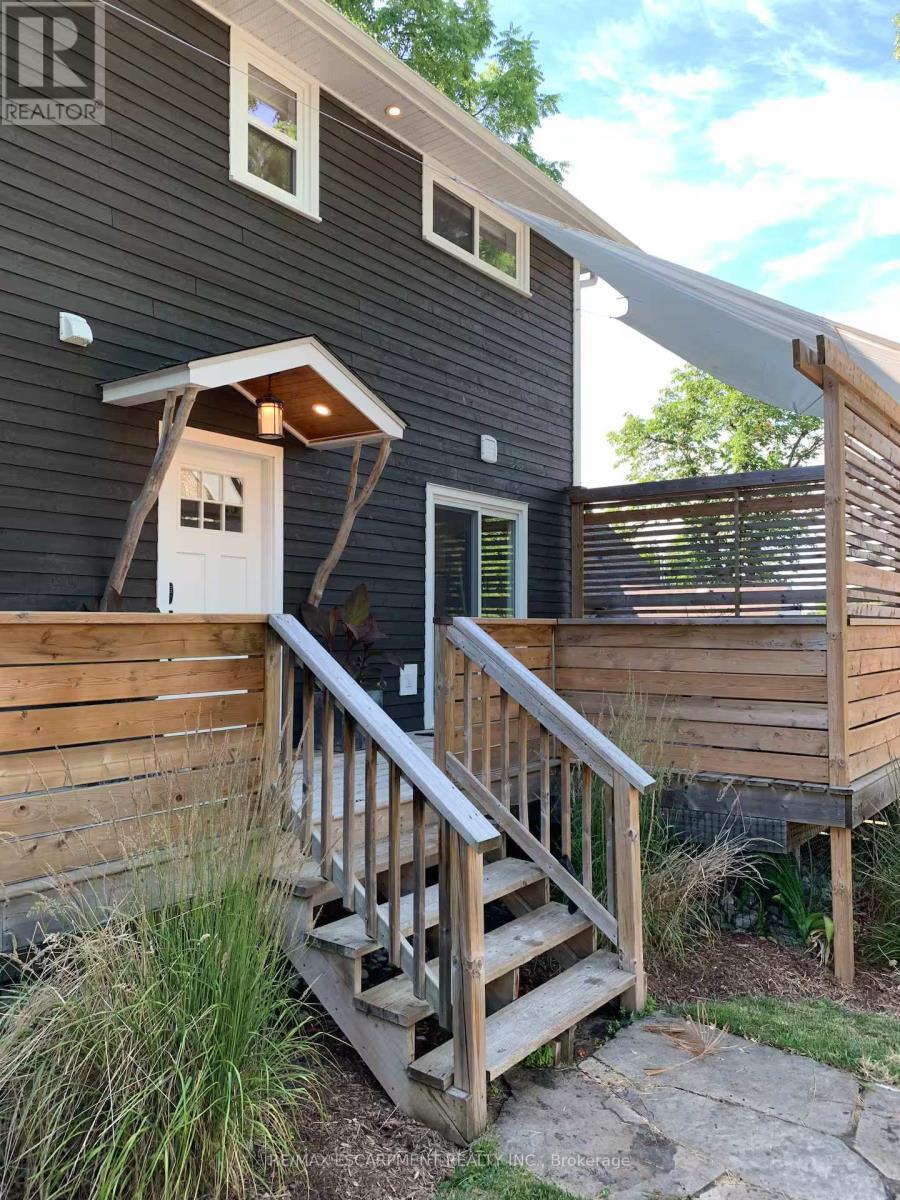 2 - 426 Wilson Street E, Hamilton, ON - Outdoor With Exterior