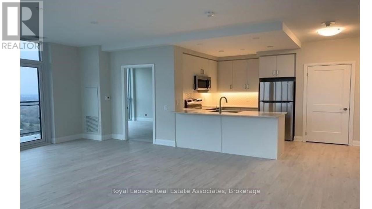 804 - 15 Lynch Street, Brampton, ON - Indoor Photo Showing Kitchen With Stainless Steel Kitchen