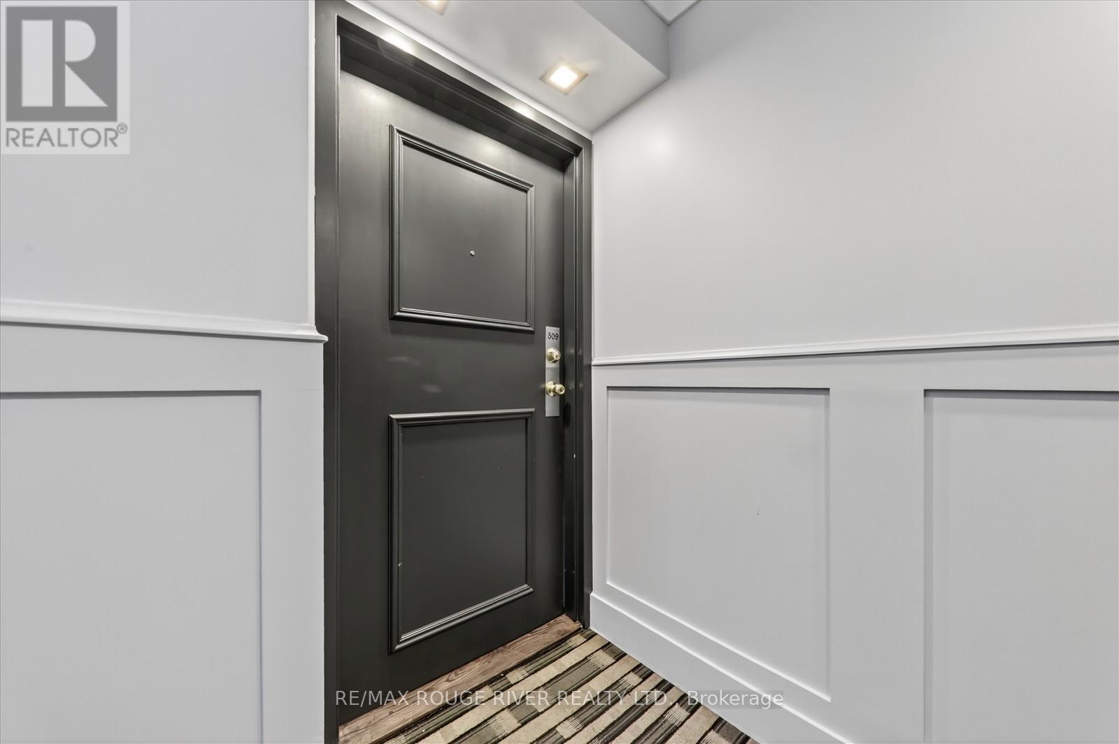 309 - 8 Silver Bell Grove, Toronto, ON - Indoor Photo Showing Other Room