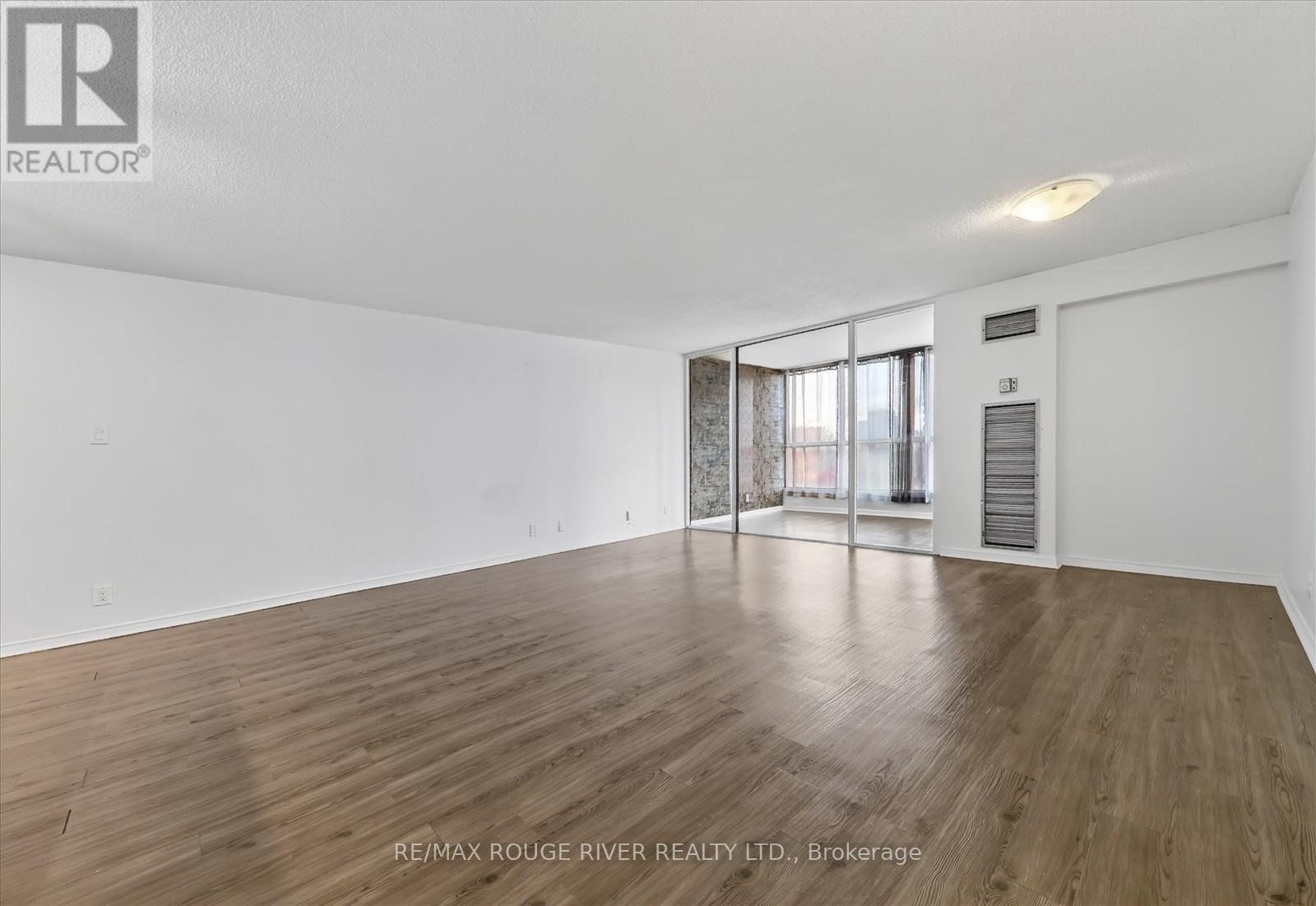309 - 8 Silver Bell Grove, Toronto, ON - Indoor Photo Showing Other Room