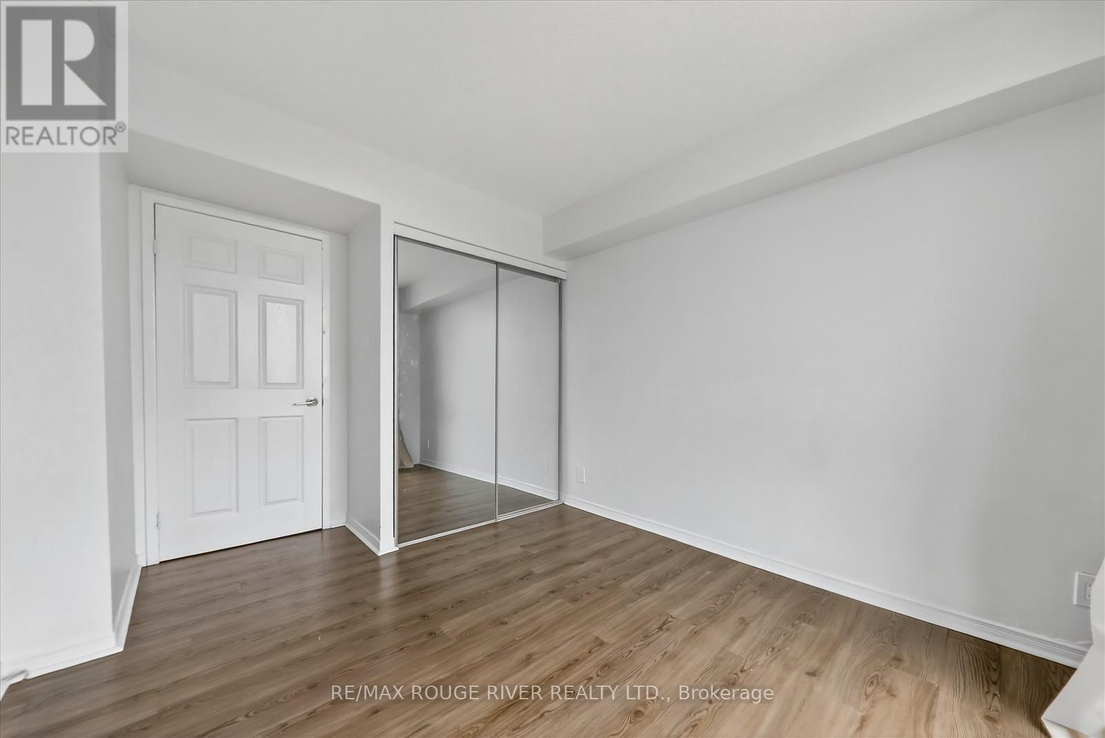 309 - 8 Silver Bell Grove, Toronto, ON - Indoor Photo Showing Other Room