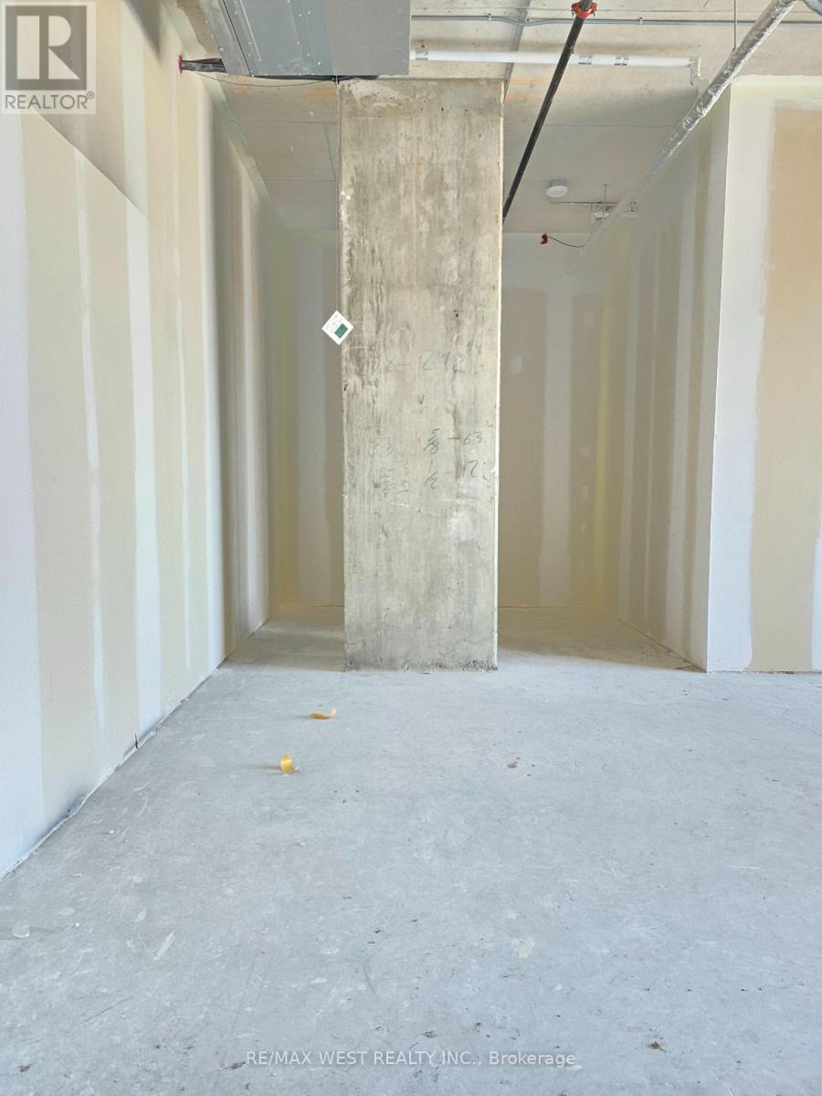 423 - 600 Dixon Road, Toronto, ON