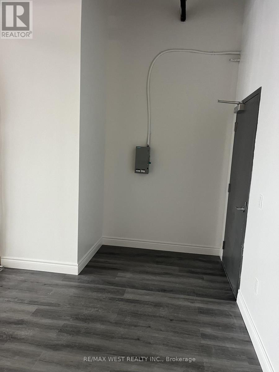 423 - 600 Dixon Road, Toronto, ON