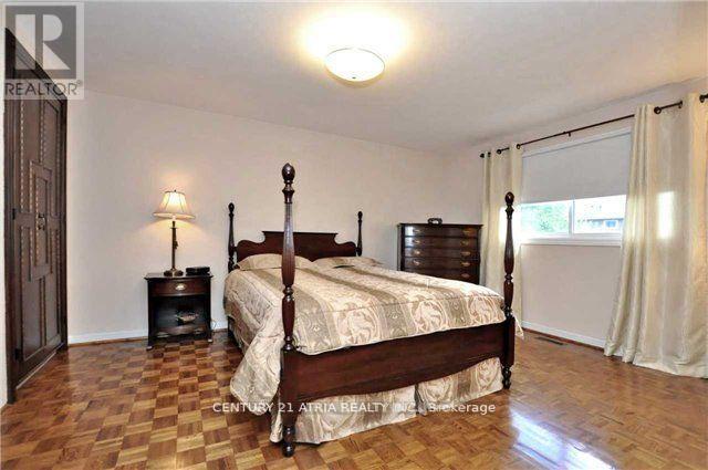 210 Centre Street W, Richmond Hill, ON - Indoor Photo Showing Bedroom