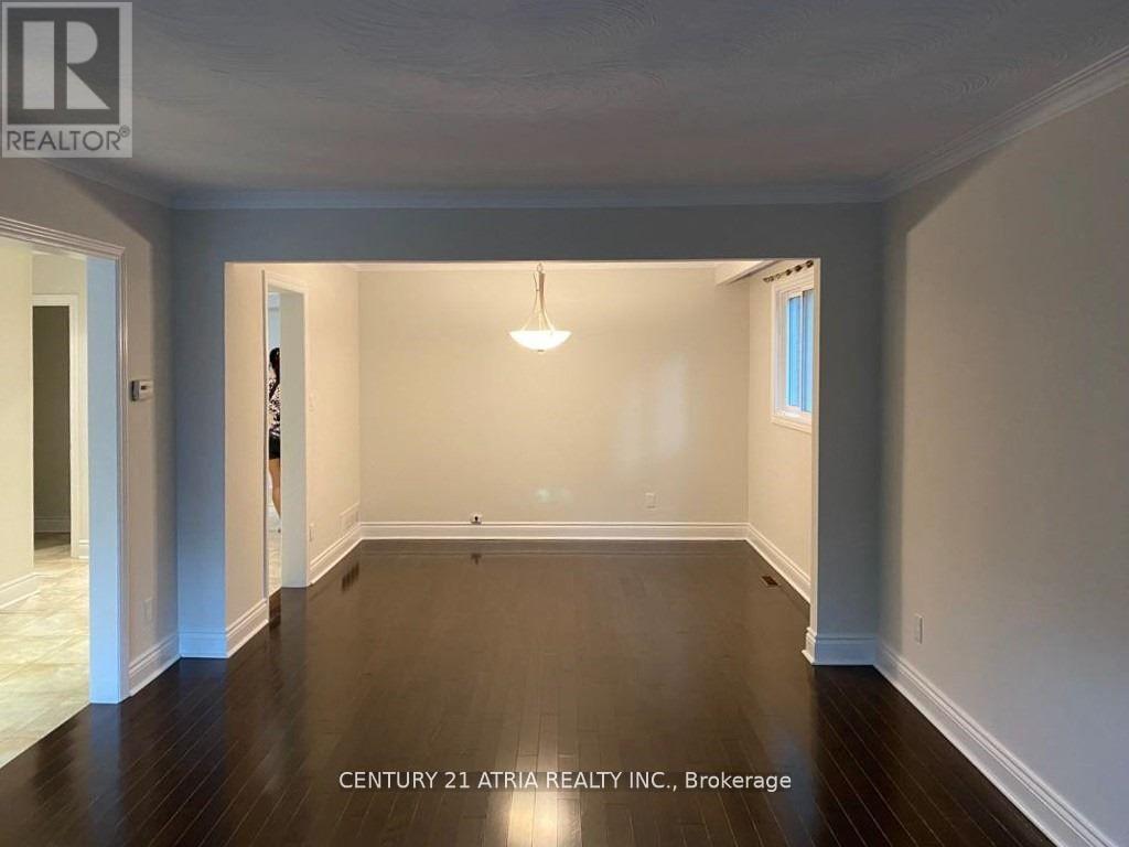 210 Centre Street W, Richmond Hill, ON - Indoor Photo Showing Other Room