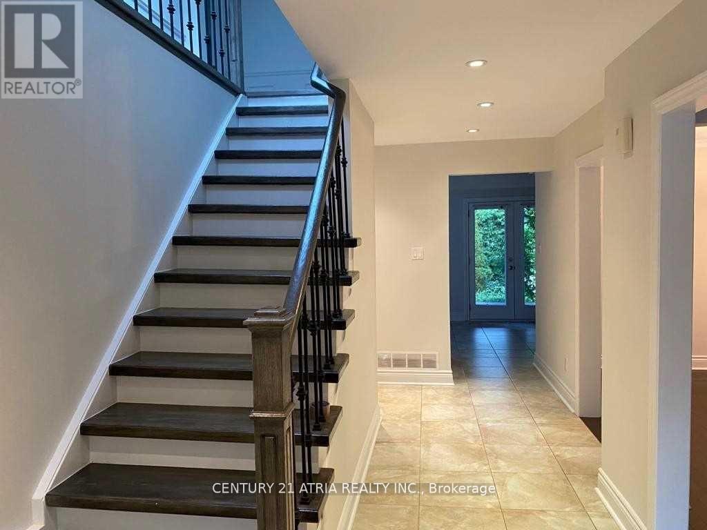 210 Centre Street W, Richmond Hill, ON - Indoor Photo Showing Other Room