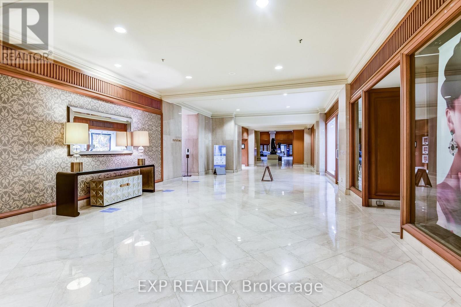 527 - 22 Leader Lane, Toronto, ON - Indoor Photo Showing Other Room