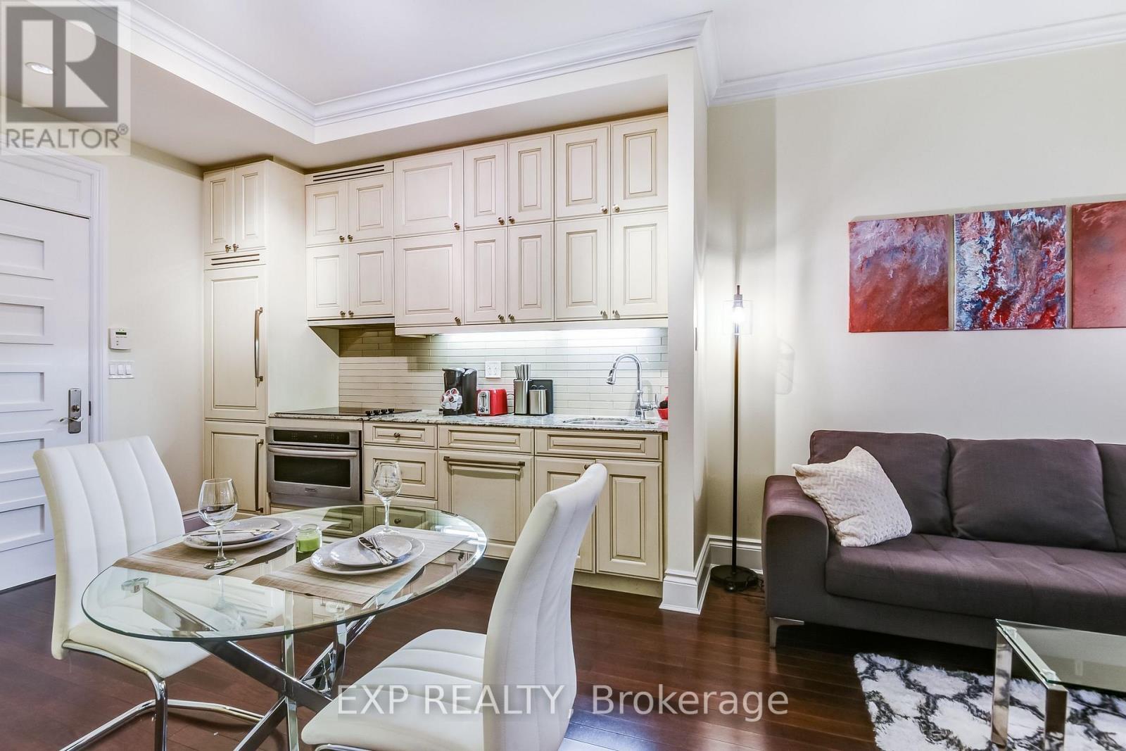 527 - 22 Leader Lane, Toronto, ON - Indoor Photo Showing Dining Room