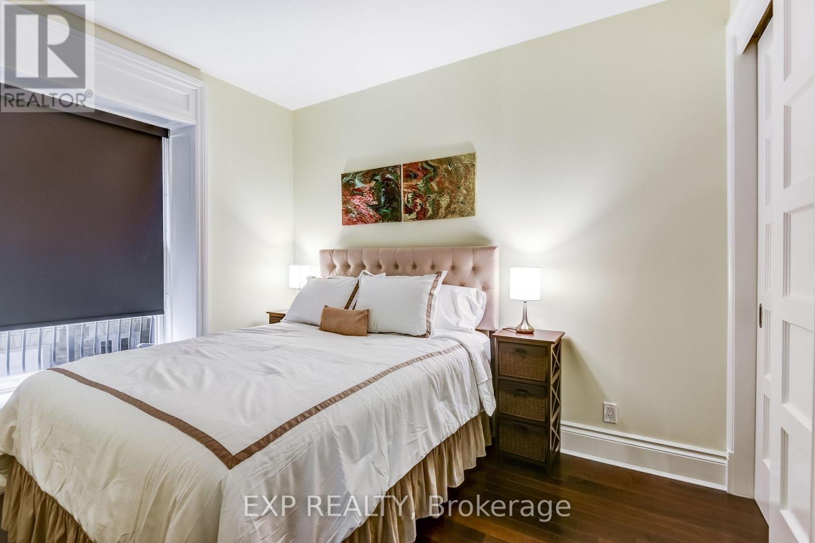 527 - 22 Leader Lane, Toronto, ON - Indoor Photo Showing Bedroom
