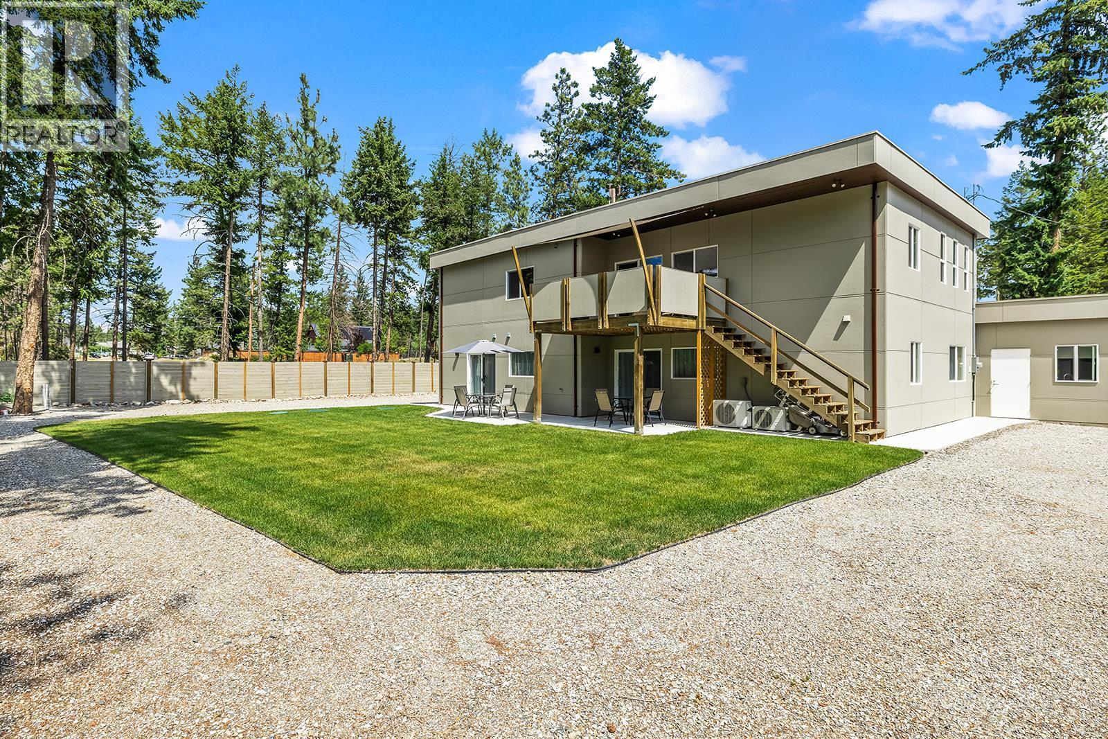 7141 Dunwaters Road, Kelowna, BC - Outdoor