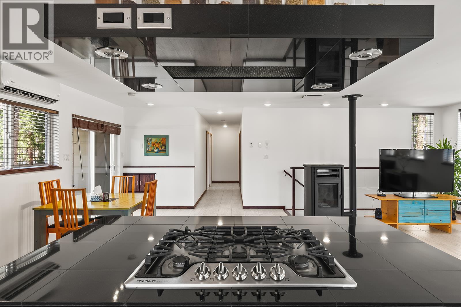 7141 Dunwaters Road, Kelowna, BC -