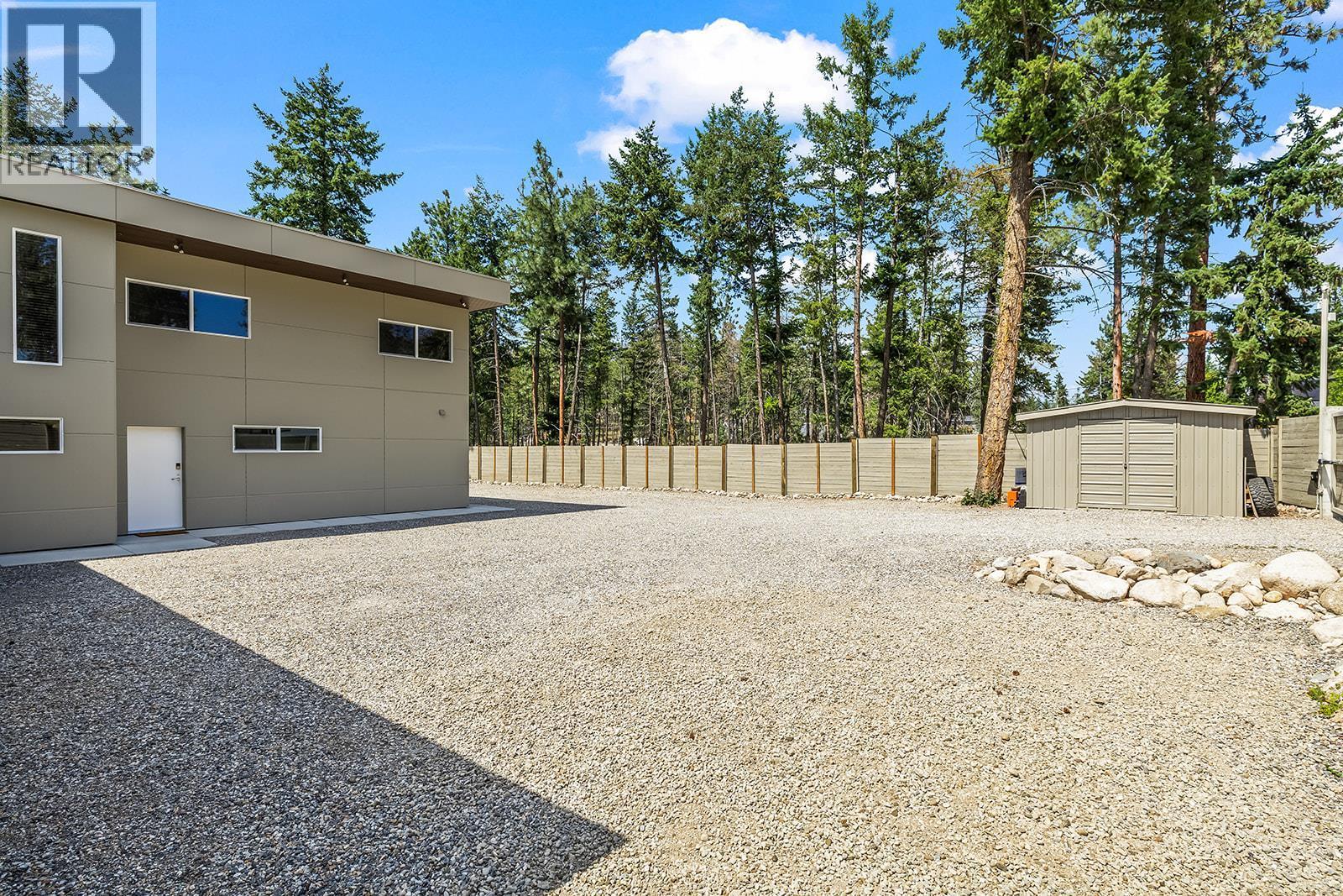7141 Dunwaters Road, Kelowna, BC - Outdoor