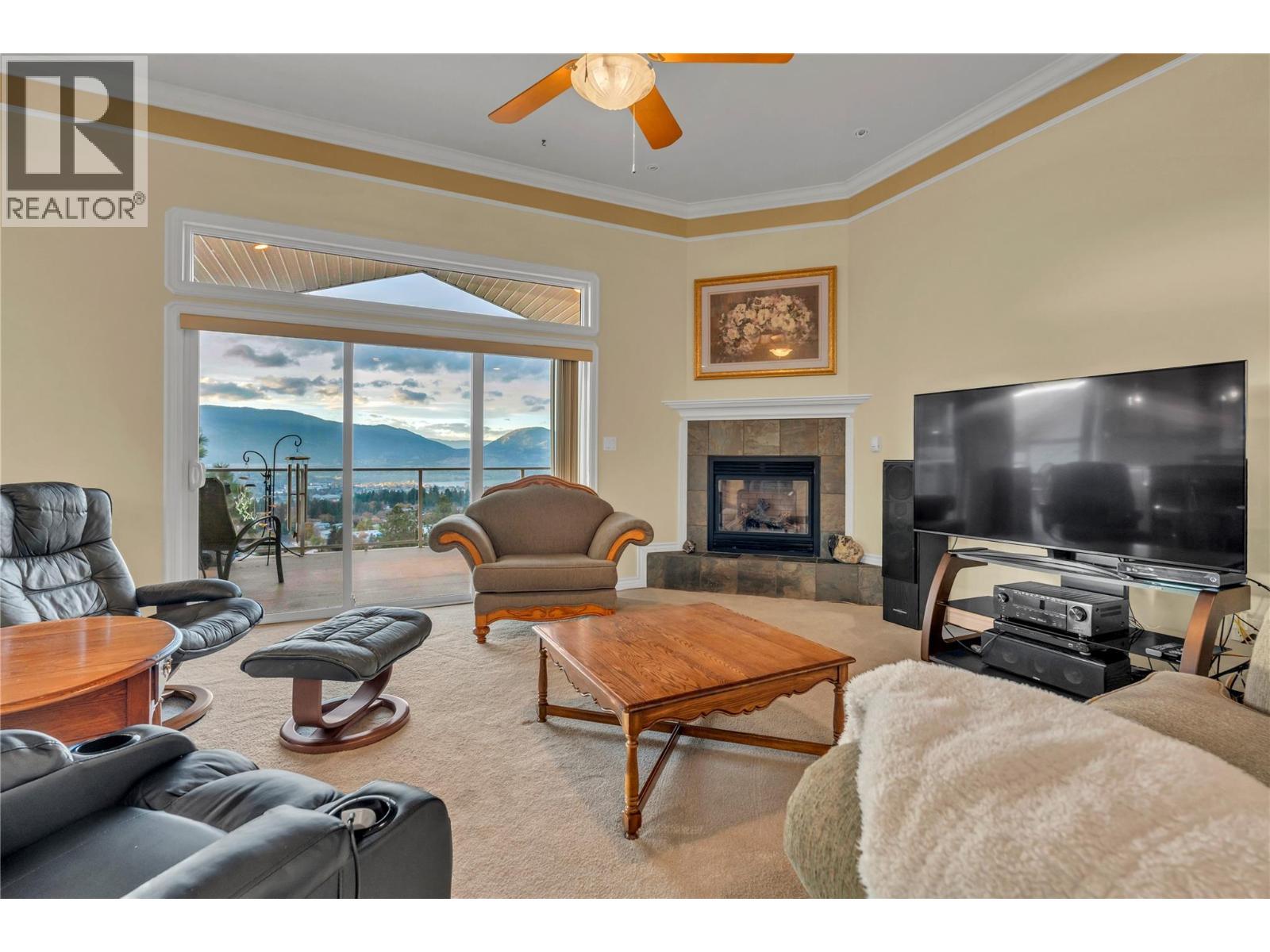 1563 Holden Road, Penticton, BC - Indoor Photo Showing Living Room With Fireplace