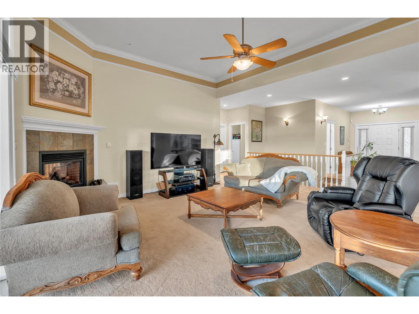 1563 Holden Road, Penticton, BC - Indoor Photo Showing Living Room With Fireplace