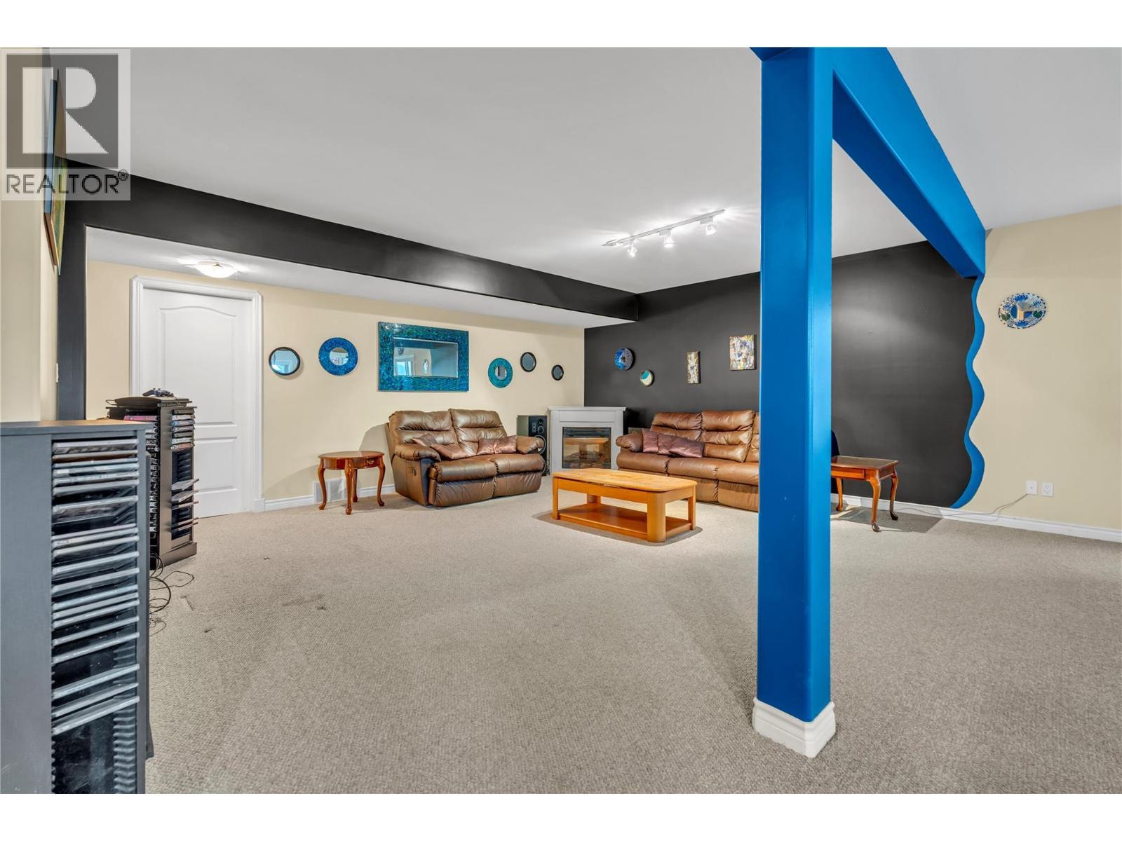 1563 Holden Road, Penticton, BC - Indoor