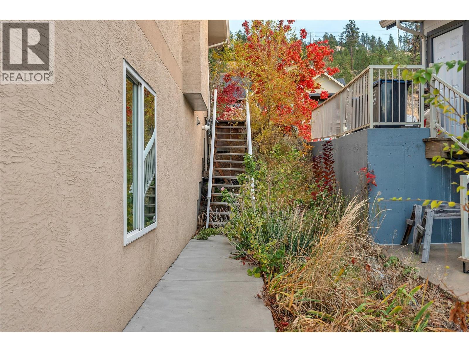 1563 Holden Road, Penticton, BC - Outdoor