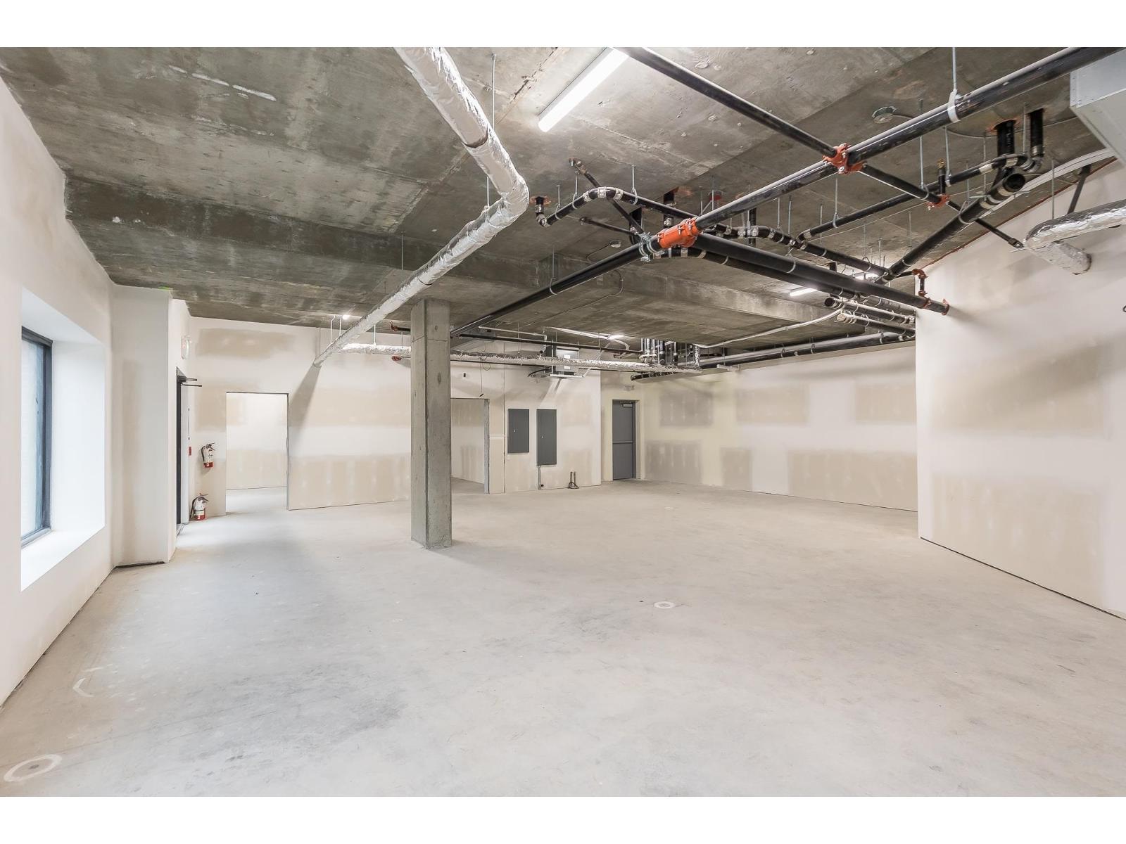 040 33816 South Fraser Way, Abbotsford, BC