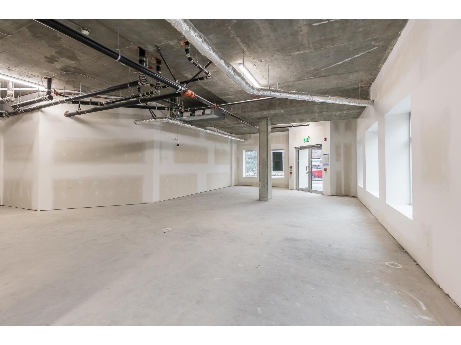 040 33816 South Fraser Way, Abbotsford, BC