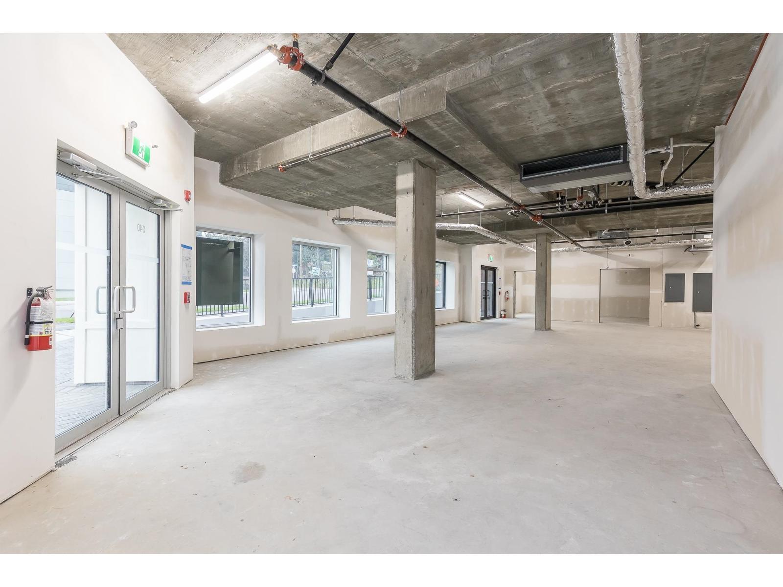 040 33816 South Fraser Way, Abbotsford, BC