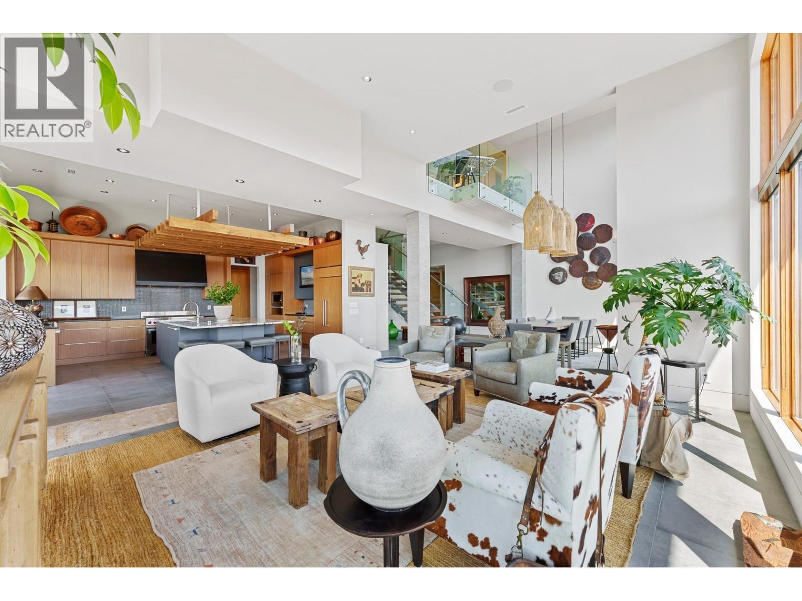 733 Forestridge Lane, Kelowna, BC - Indoor