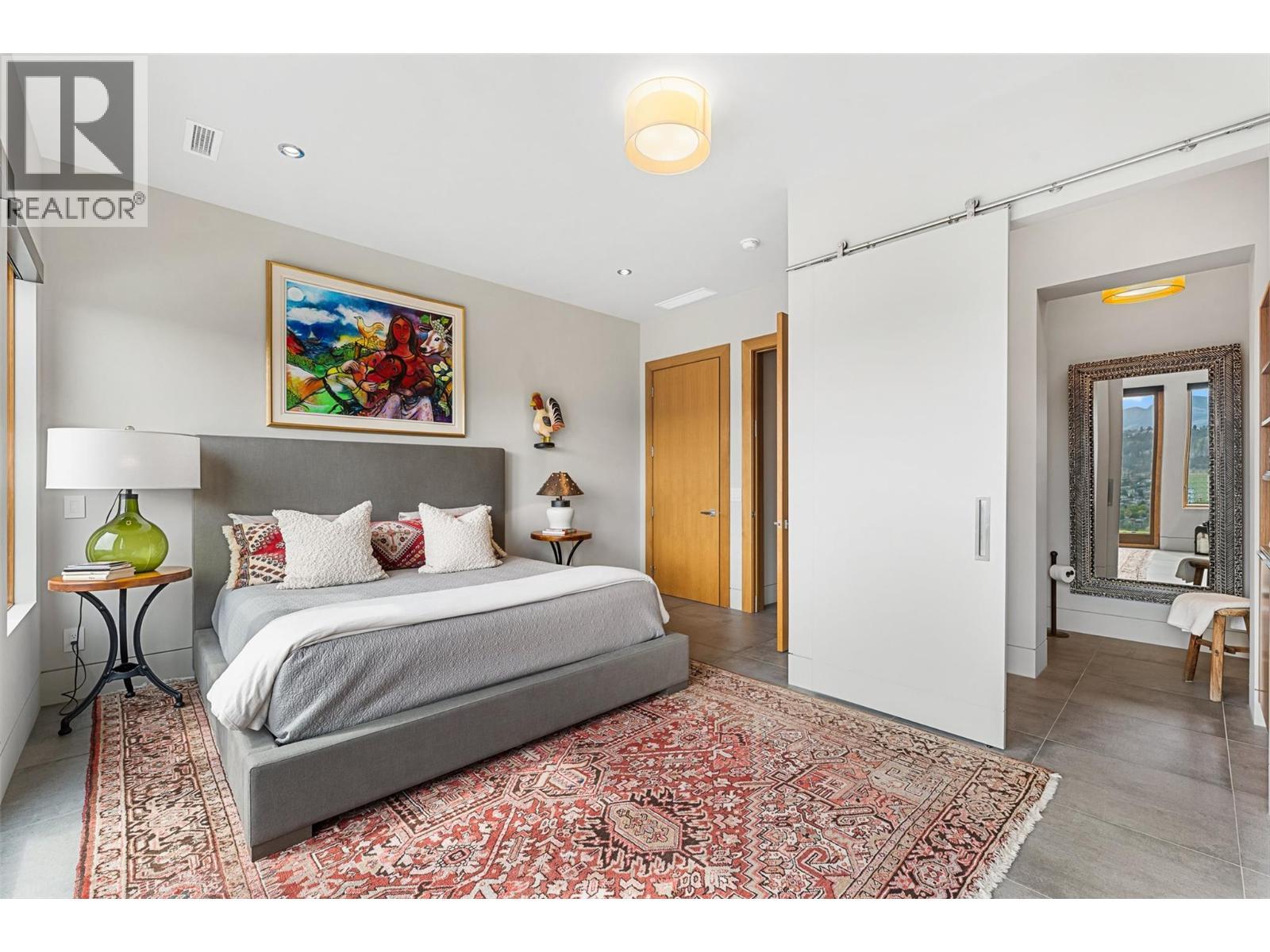 733 Forestridge Lane, Kelowna, BC - Indoor Photo Showing Bedroom