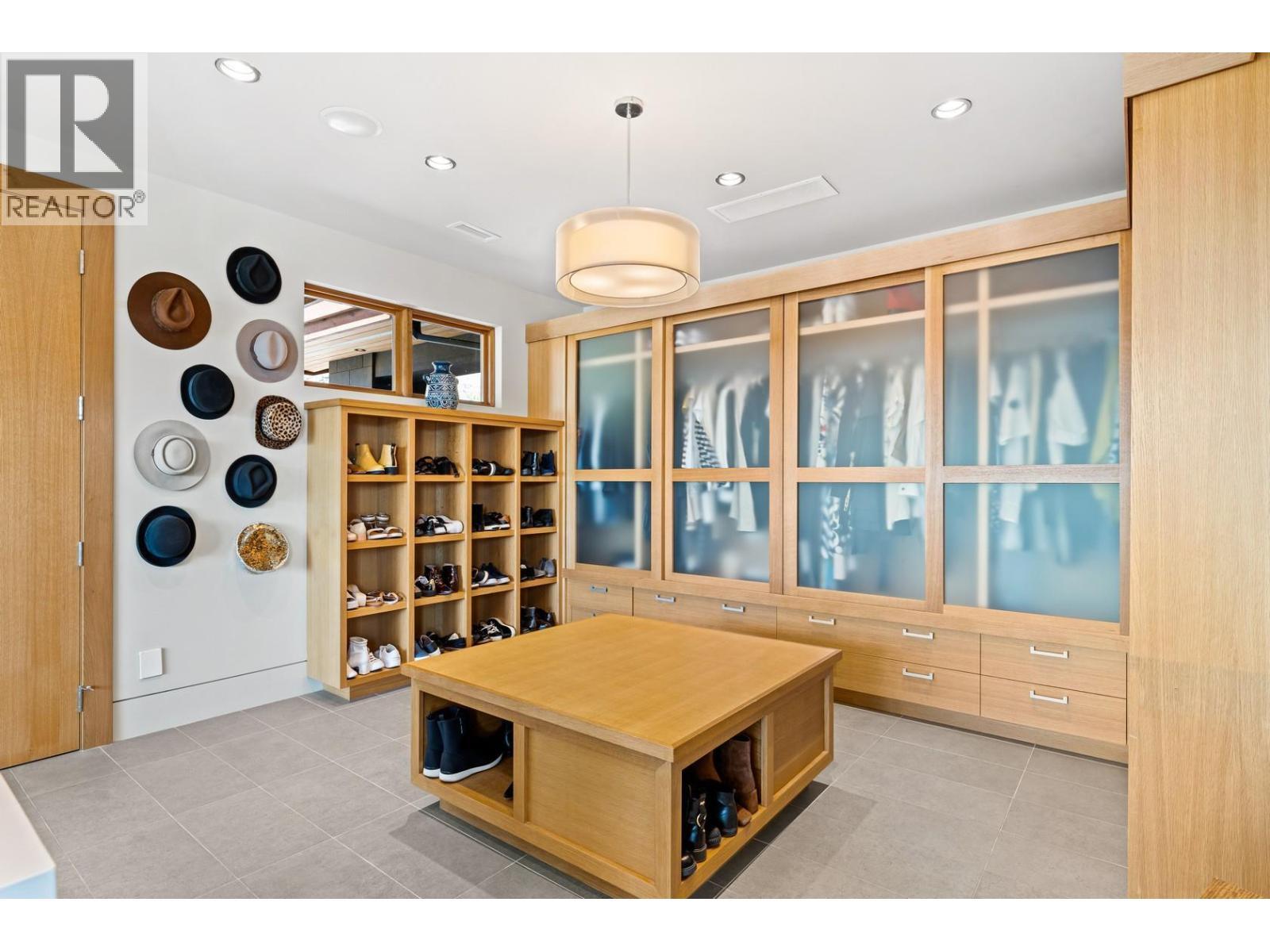 733 Forestridge Lane, Kelowna, BC - Indoor Photo Showing Other Room