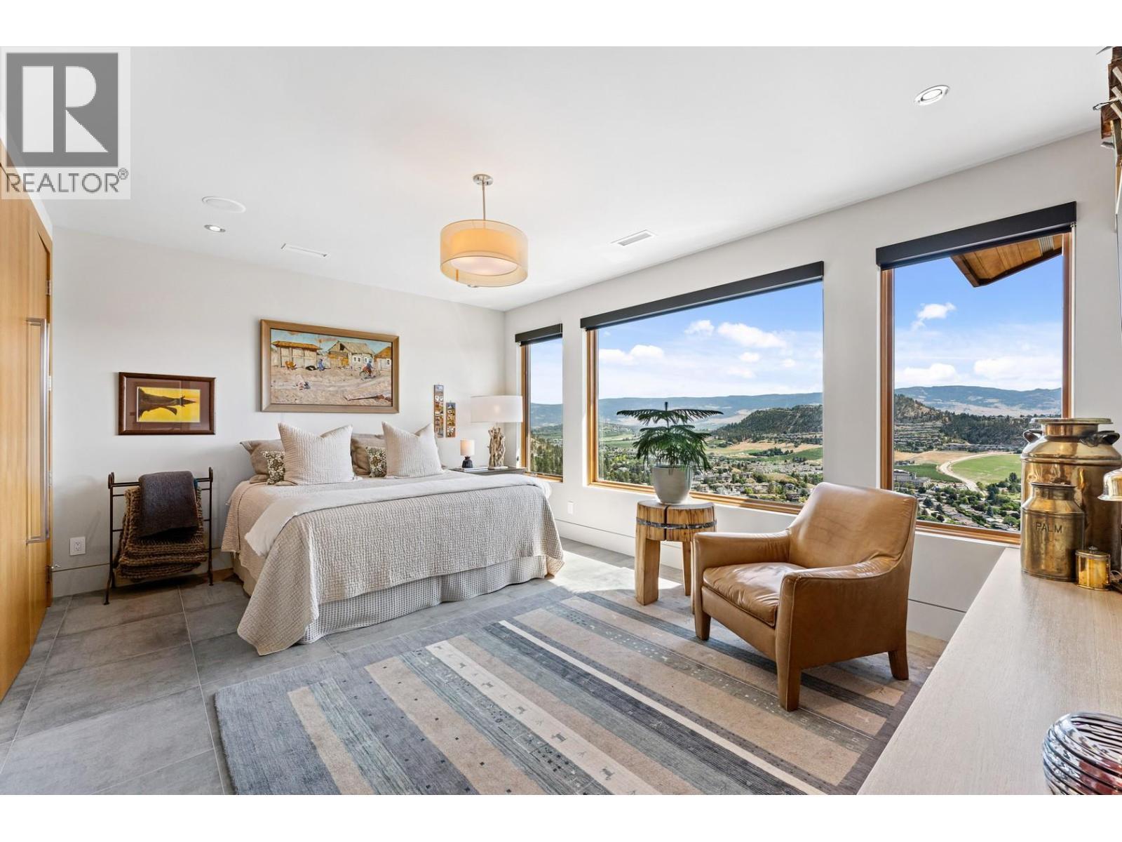 733 Forestridge Lane, Kelowna, BC - Indoor Photo Showing Bedroom