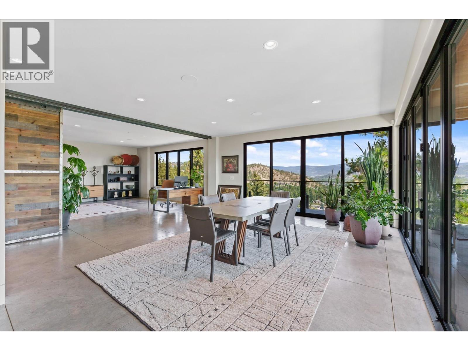 733 Forestridge Lane, Kelowna, BC - Indoor